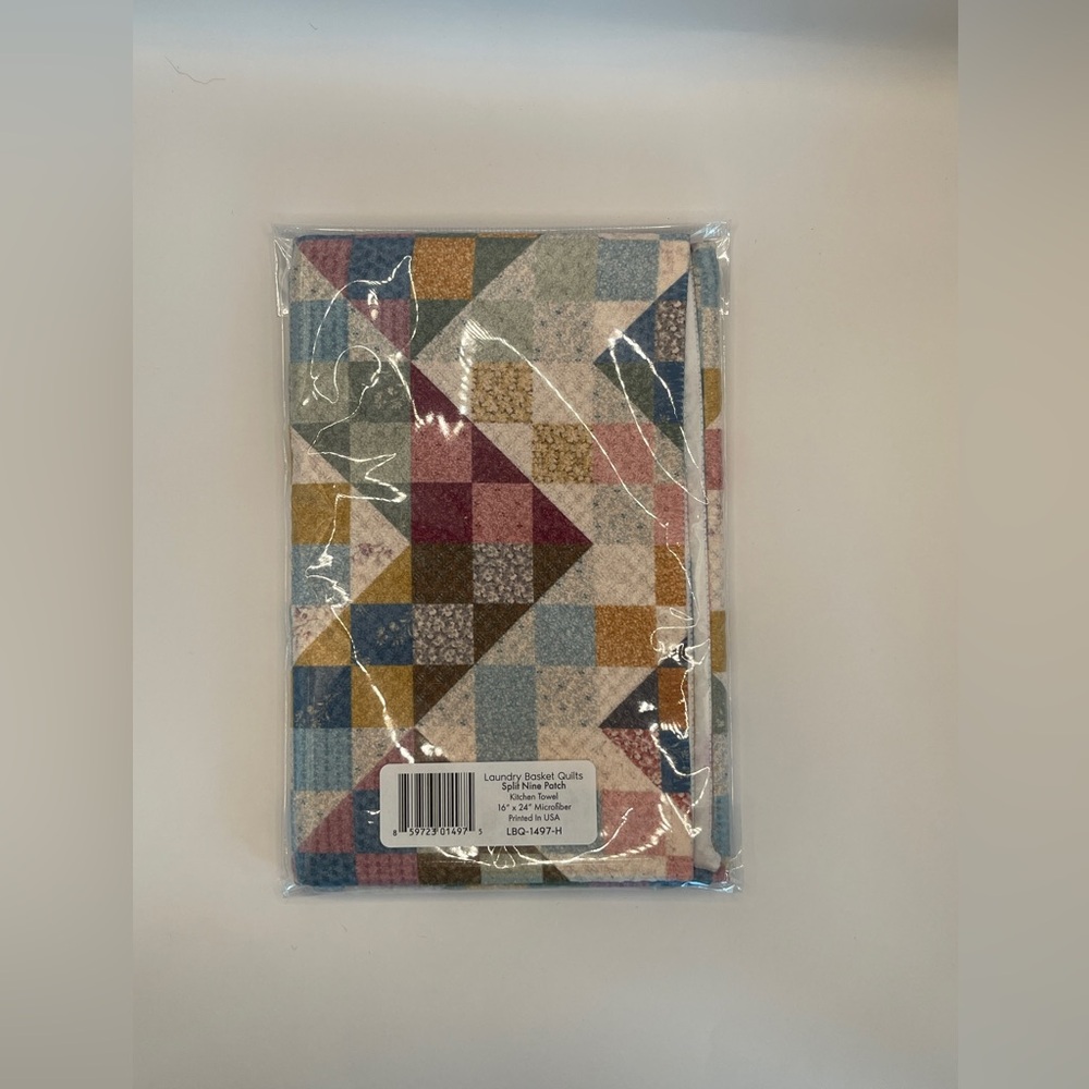 Farmhouse Patchwork Quilt Microfiber Kitchen Towels (set of two) - Picture 2 of 3